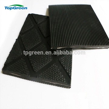 manufacture cheap hammer patterned rubber cow mats